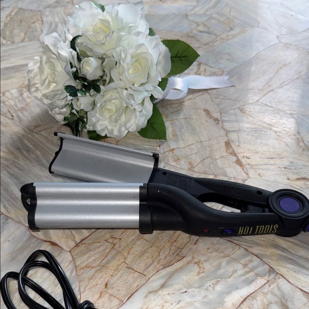Hot Tools Professional Deep Waver Black Silver Triple Barrel Hair Iron Hairwaver